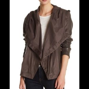 Perfection Vince Camuto leather Jacket